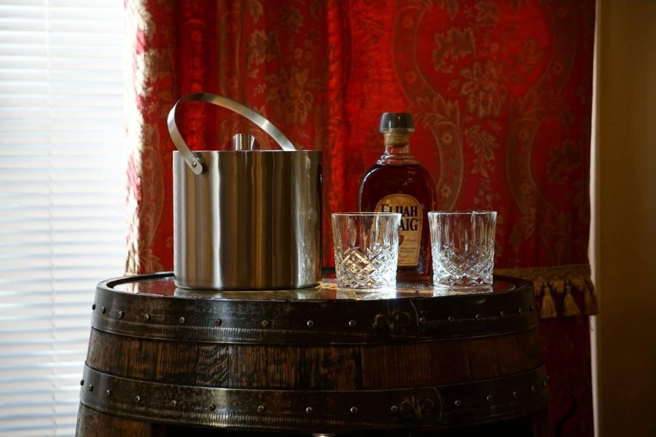 Louisville Bourbon Inn Екстериор снимка