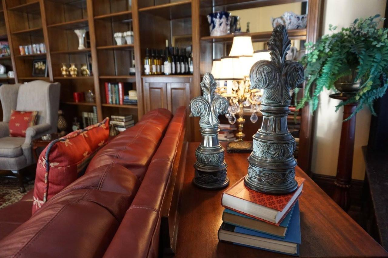 Louisville Bourbon Inn Екстериор снимка