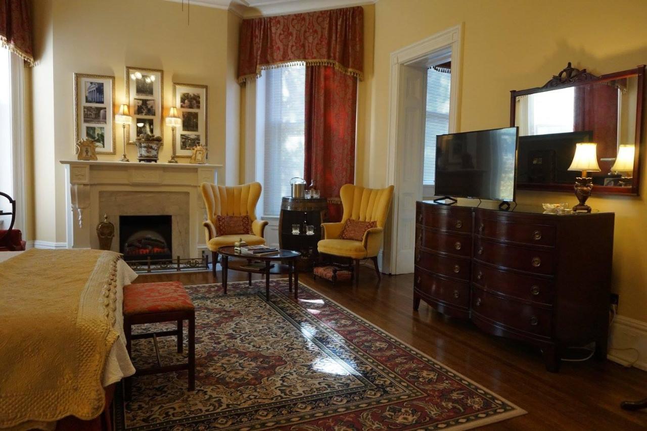 Louisville Bourbon Inn Екстериор снимка