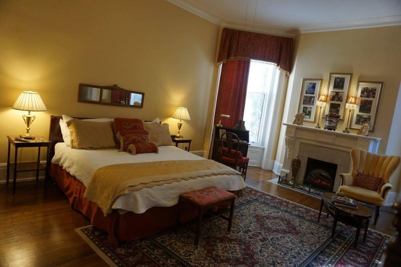 Louisville Bourbon Inn Екстериор снимка