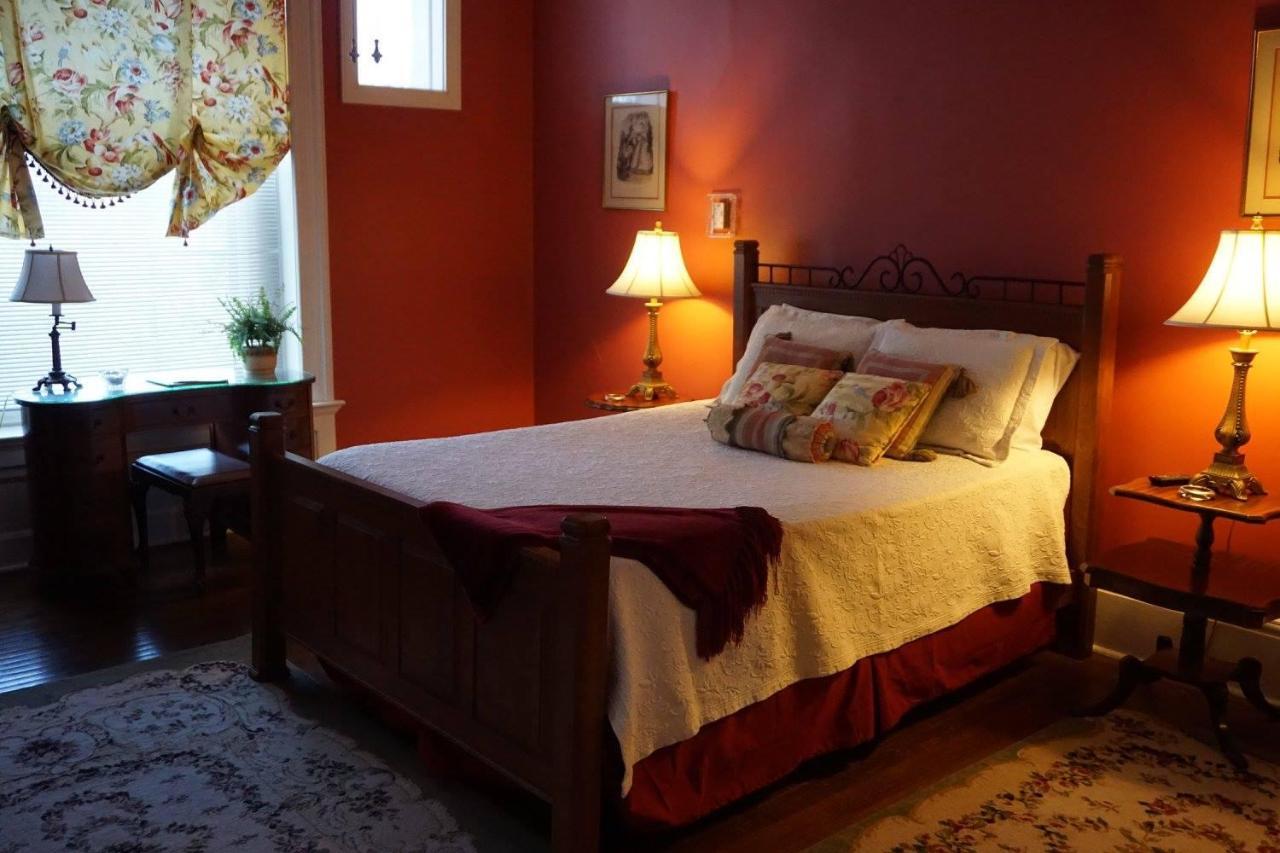 Louisville Bourbon Inn Екстериор снимка