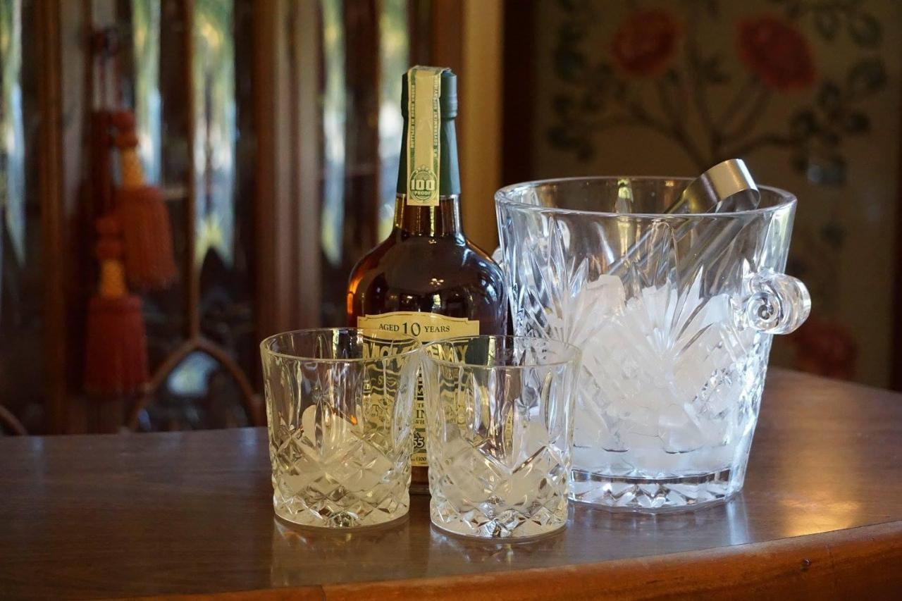 Louisville Bourbon Inn Екстериор снимка