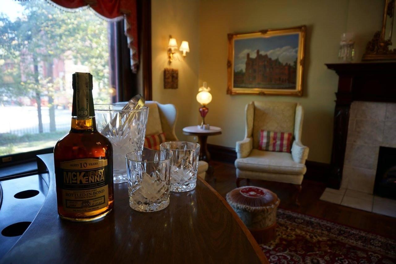 Louisville Bourbon Inn Екстериор снимка