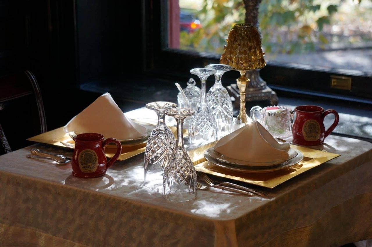 Louisville Bourbon Inn Екстериор снимка