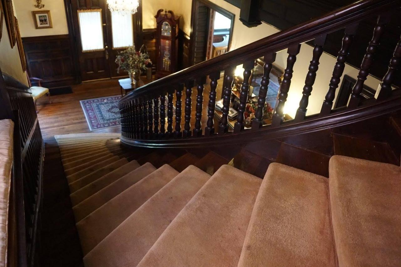 Louisville Bourbon Inn Екстериор снимка
