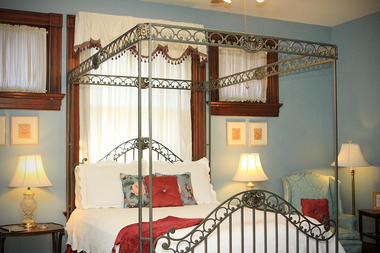 Louisville Bourbon Inn Екстериор снимка