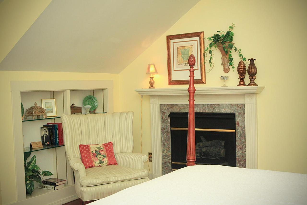 Louisville Bourbon Inn Екстериор снимка