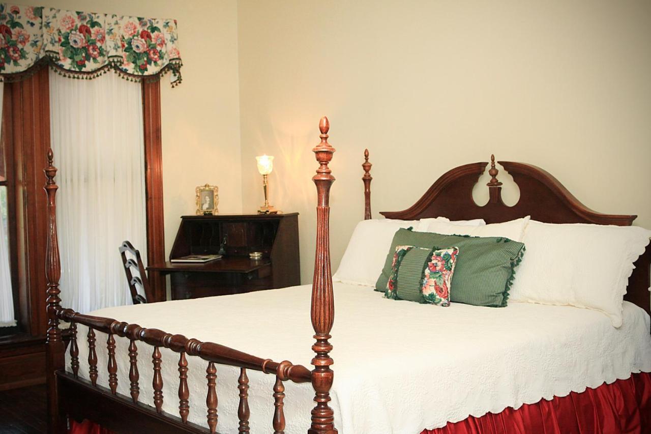 Louisville Bourbon Inn Екстериор снимка